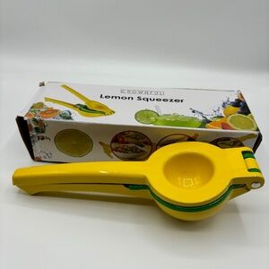 Crownful Lemon Squeezer, Dimensions - 8.66"X2.95"X2.17"